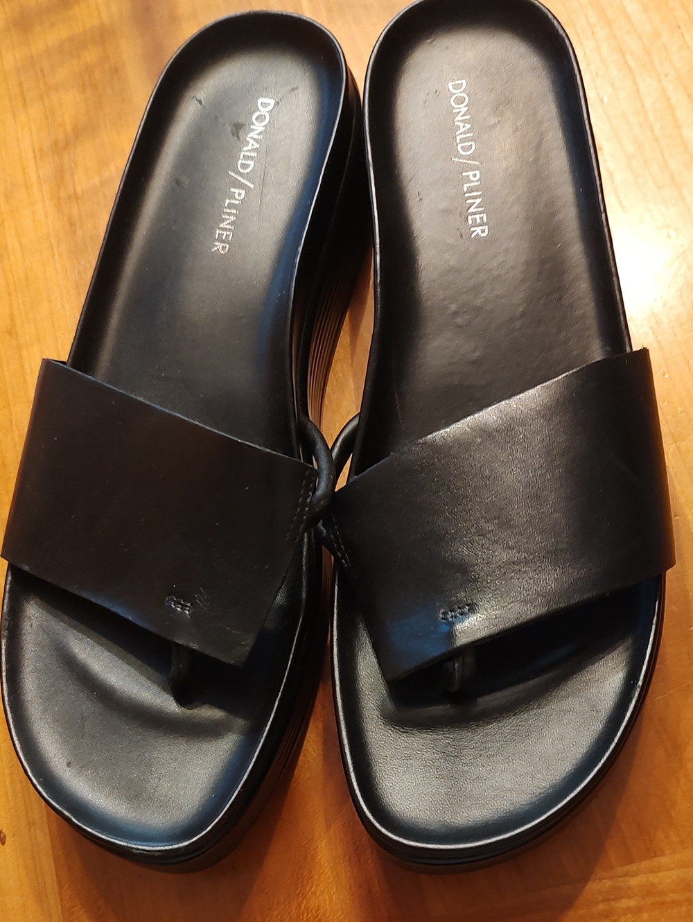 Donald J. Pliner Black Leather Toe-Loop Slide Sandals